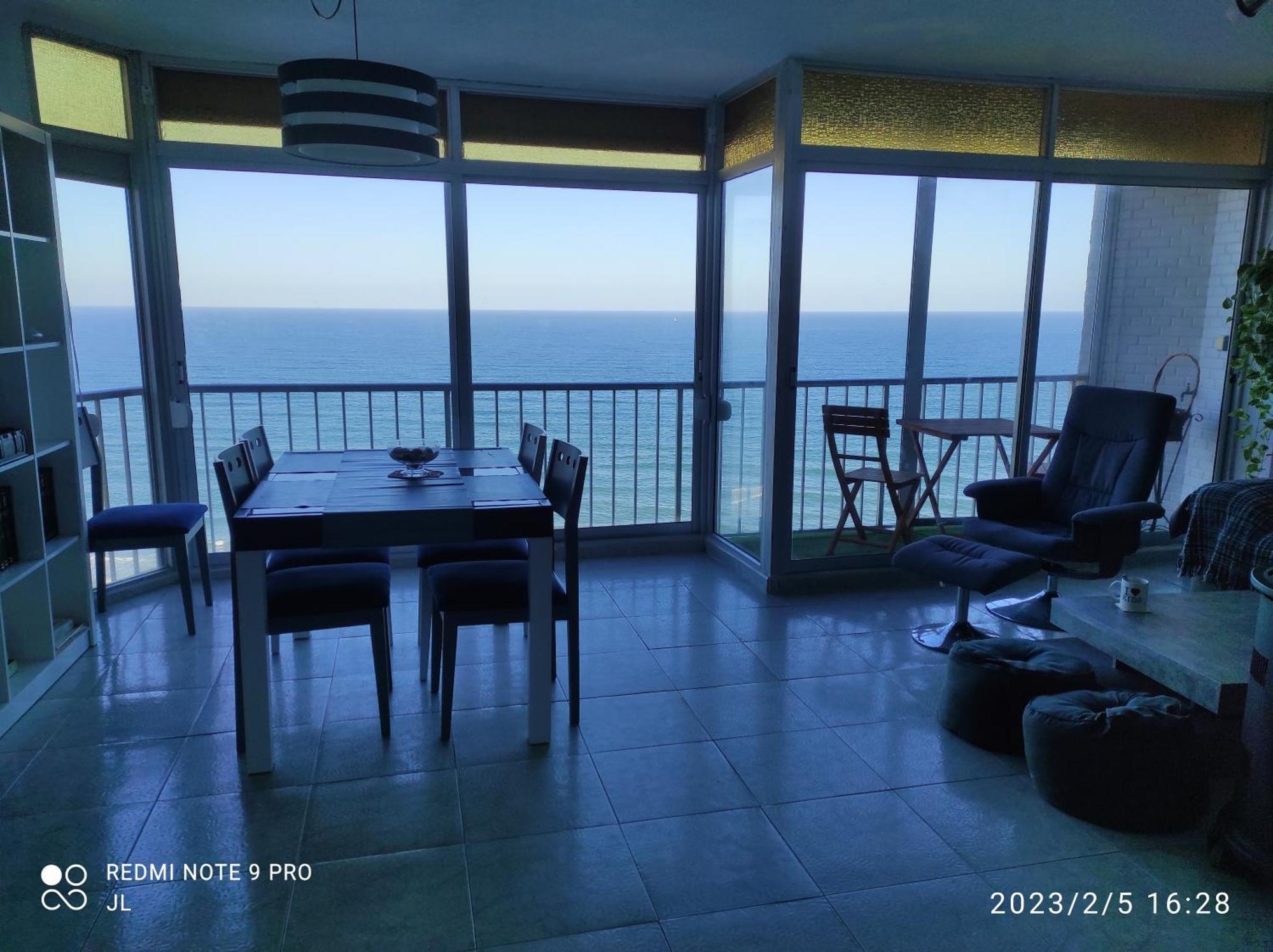 Terrace & Sea Views In Cullera Apartament