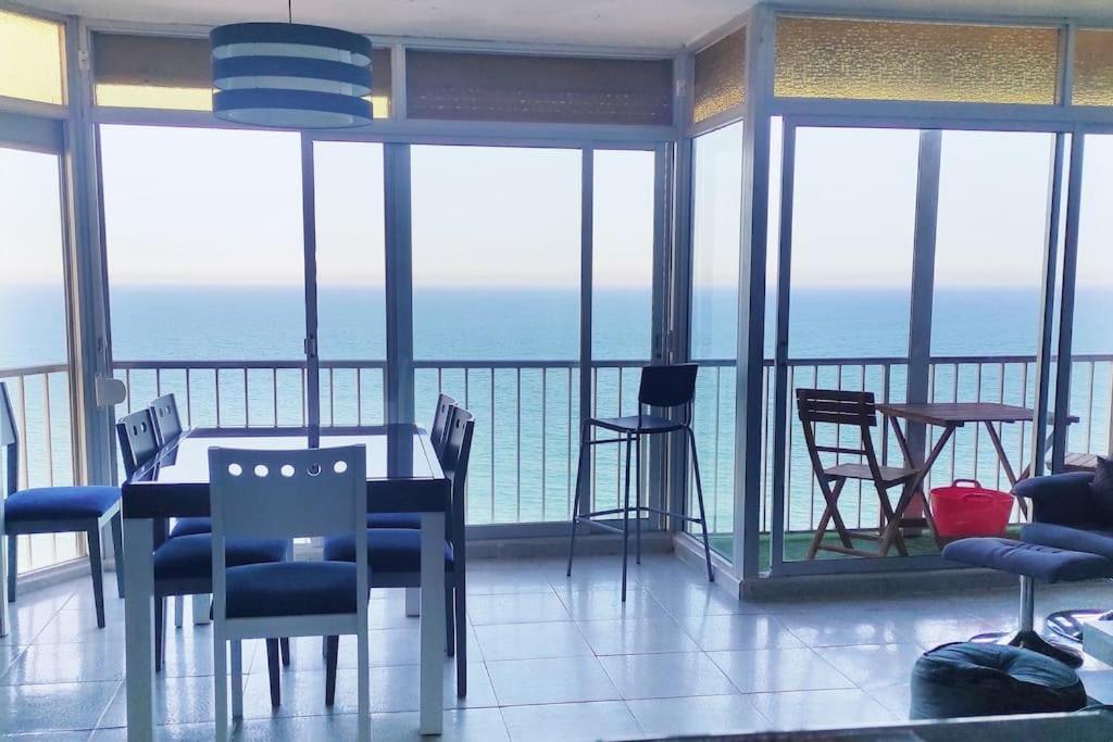 Terrace & Sea Views In Cullera *